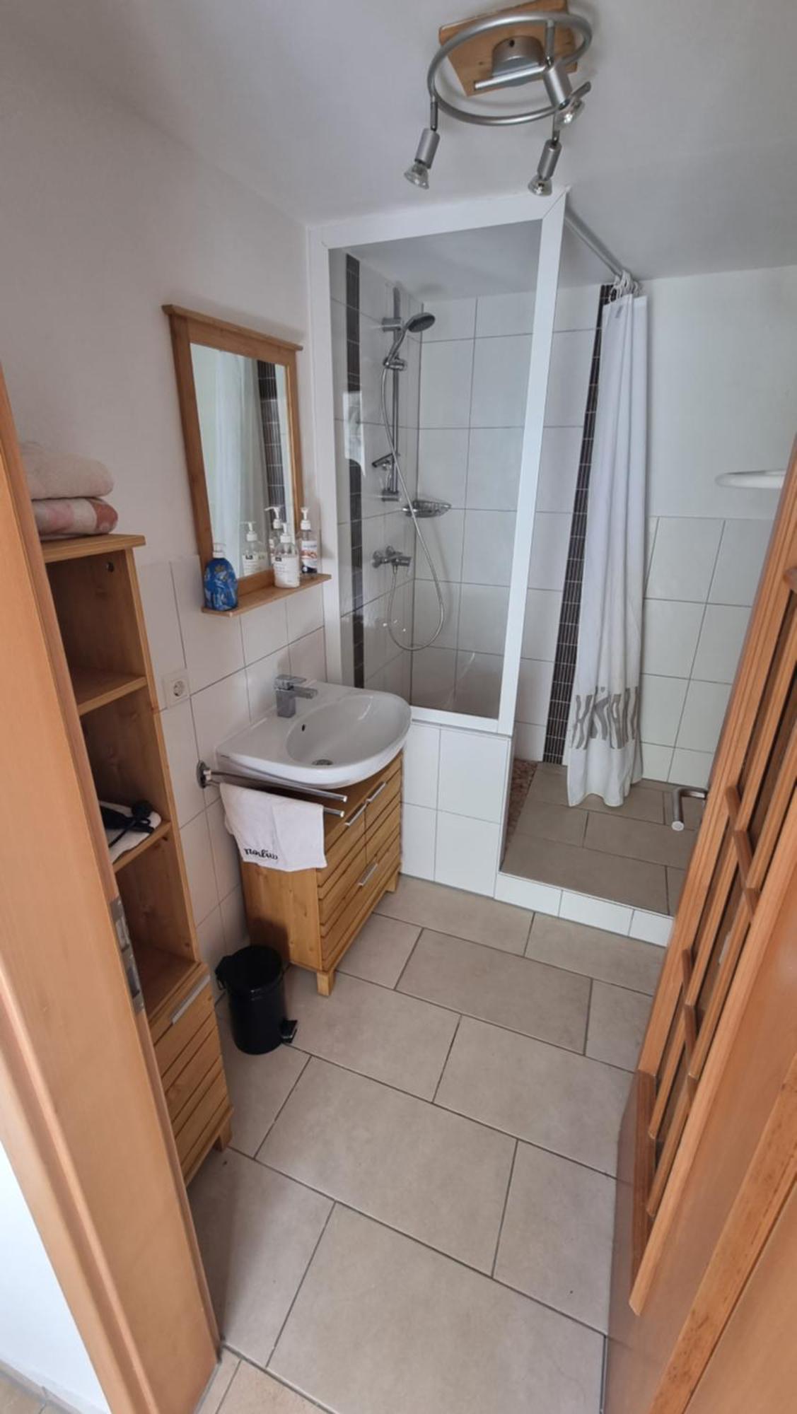Lachen Ruhige Ferienwohnung Inklusive Garten Souterrain - Neu Renoviert מראה חיצוני תמונה